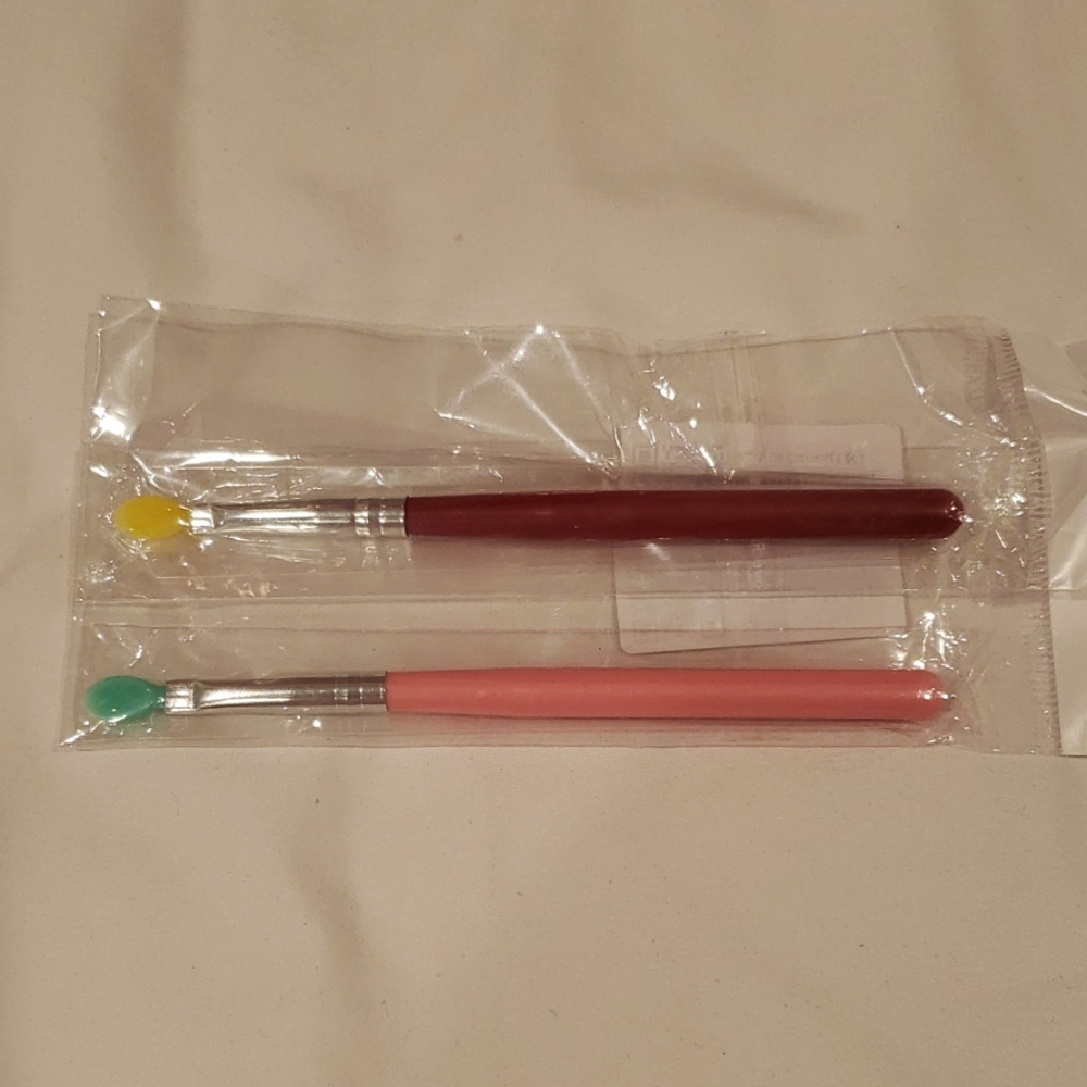 NEW/SEALED LG EYE / LIP SILICONE MAKE-UP BRUSHES